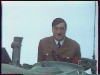 Quelle rencontre ! : extrait vidéos du film Le Führer en Folie