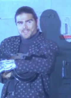 Ultime craquage scénaristique, Mandrak s&#039;est greffé une main métallique.